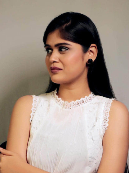 Ishhaara Bhumi Pednekar In Pearl Statement Studs Charcoal