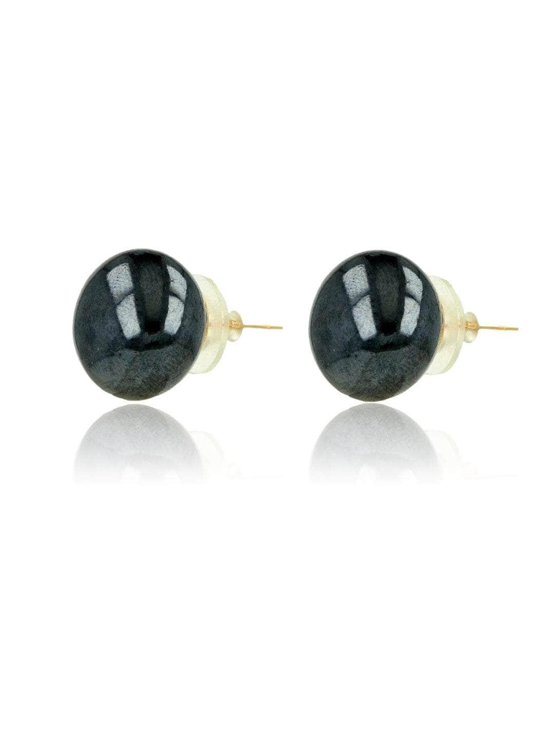 Ishhaara Bhumi Pednekar In Pearl Statement Studs Charcoal
