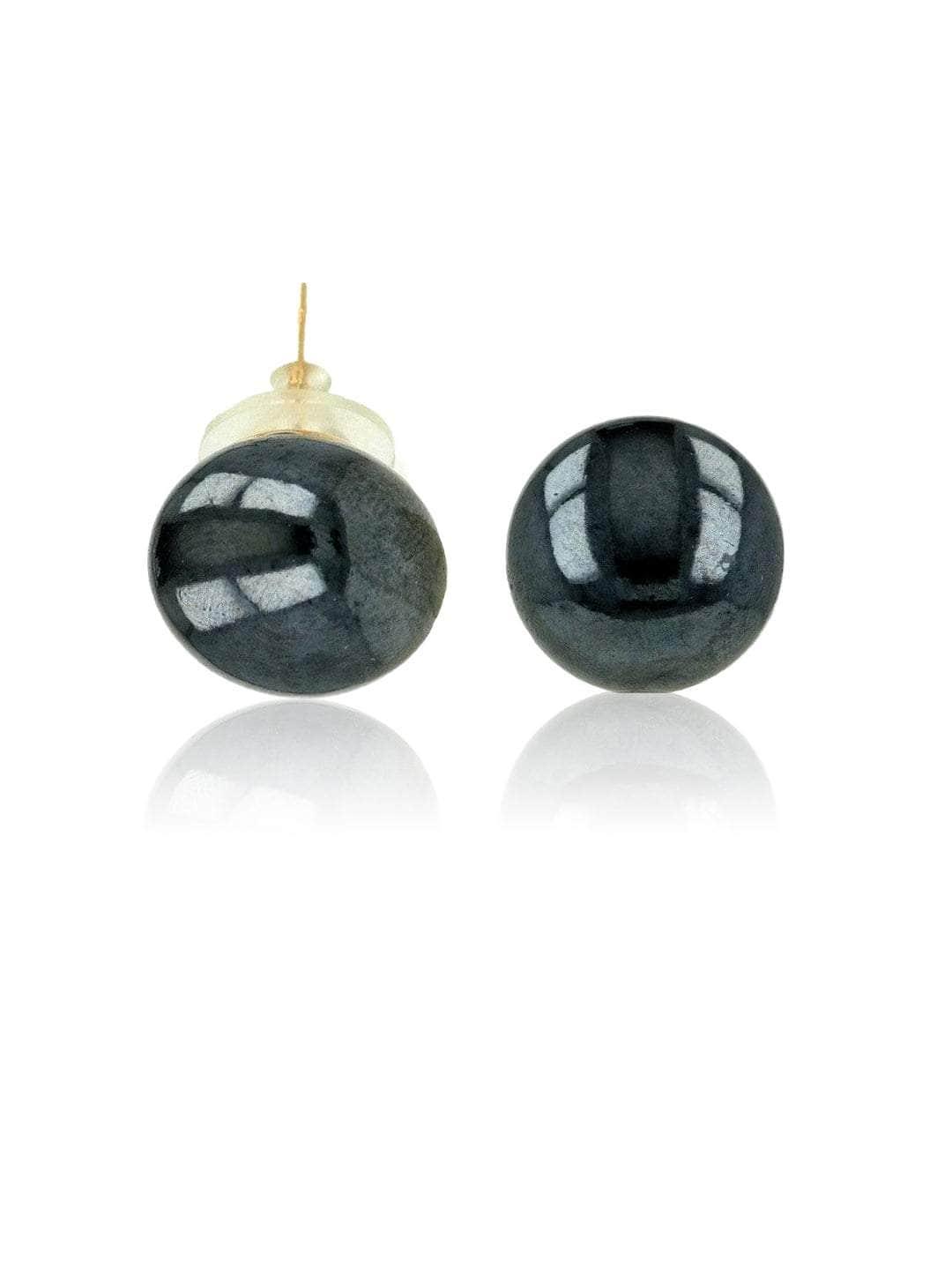 Ishhaara Bhumi Pednekar In Pearl Statement Studs Charcoal