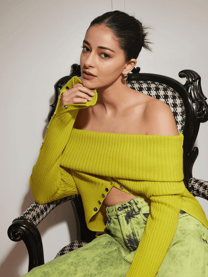 Ishhaara Ananya Pandey In C Shaped Stud Earrings