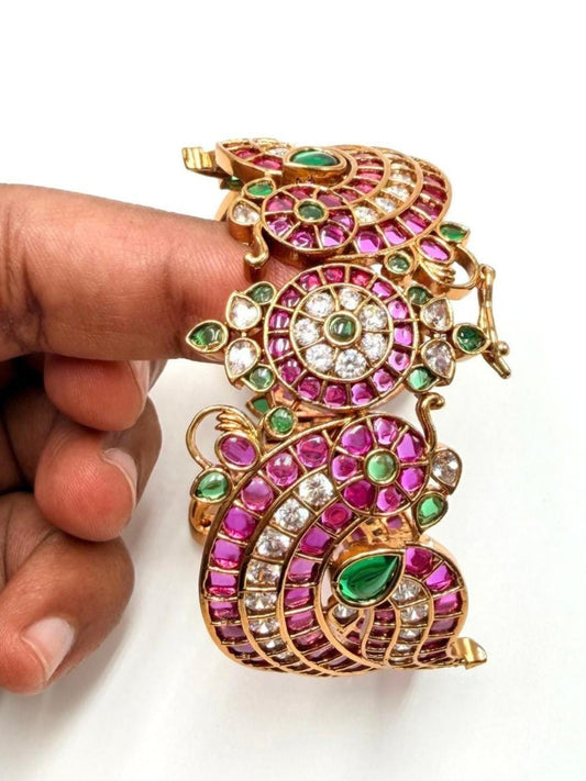 Ishhaara Antique Dual Peacock Openable Handcuff