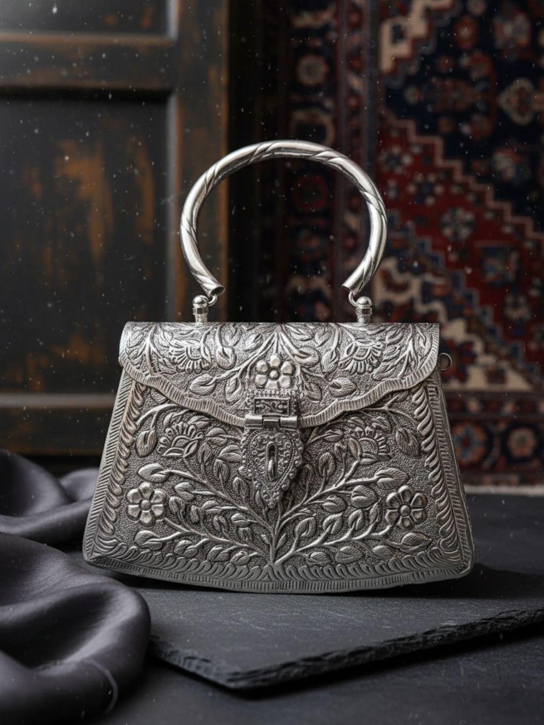 Ishhaara Antique Etnic Handmade Clutch