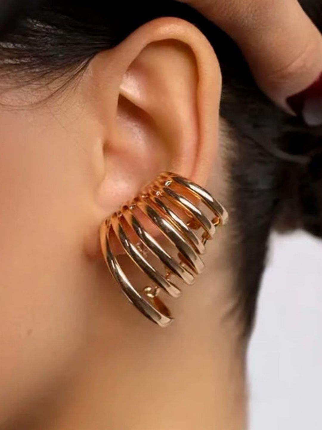 Ishhaara Apollo Cage Earring