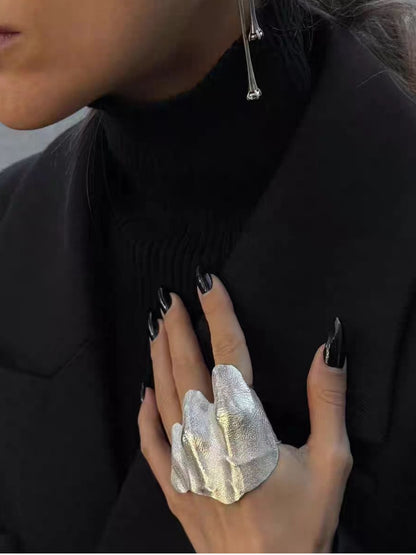 Ishhaara Asymmetrical Pleated Knuckle Ring