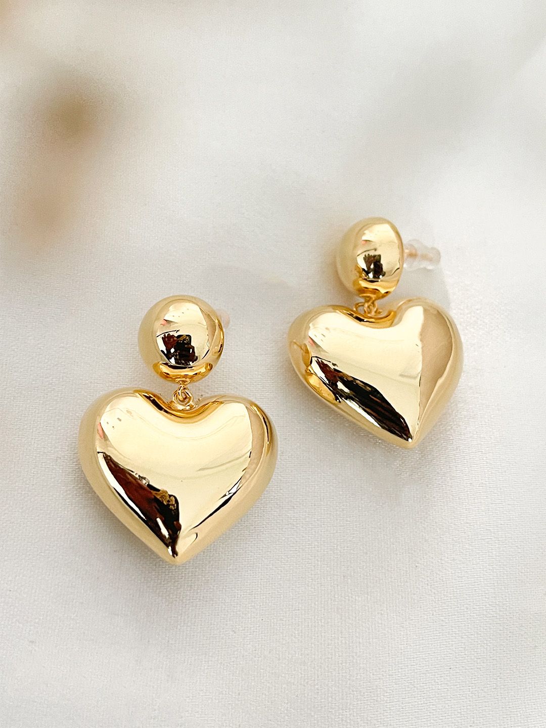 Ishhaara Ball Heart Earring