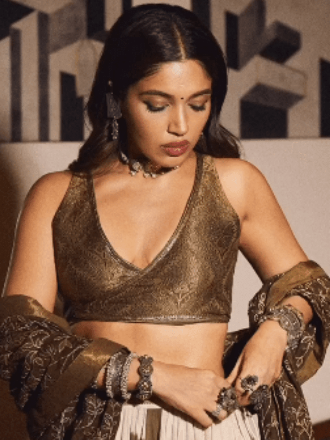 Ishhaara Bhumi Pednekar In Oxidised Pearl Handcrafted Cuff