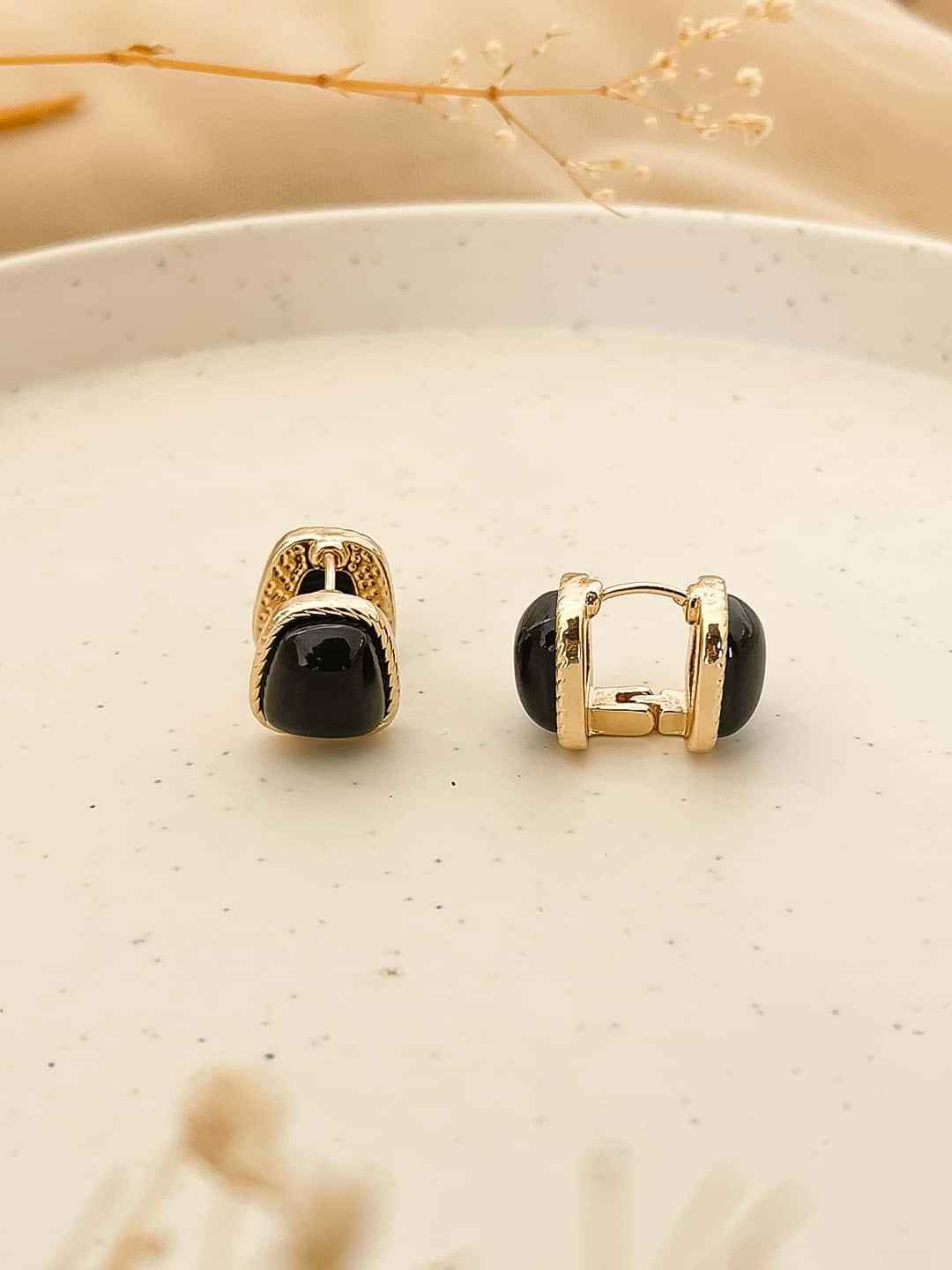 Ishhaara Vintage Pearl Hoop Earrings