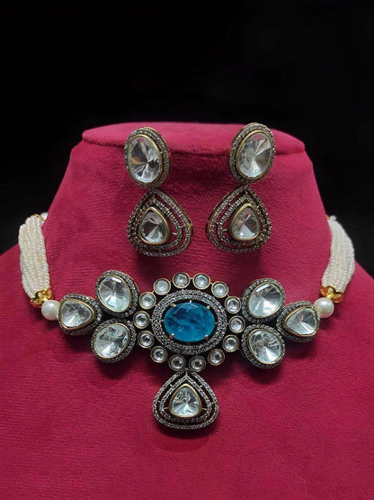 Ishhaara Nikita Dutta In Carved Center Kundan Choker Set