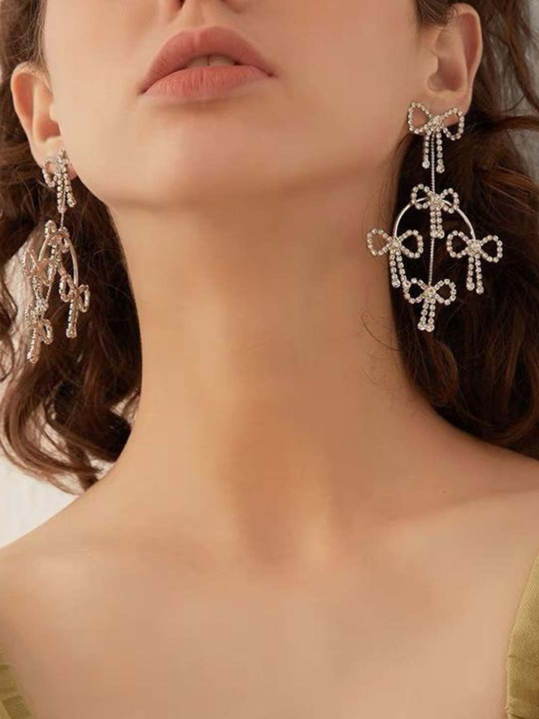 Ishhaara Bow Earring