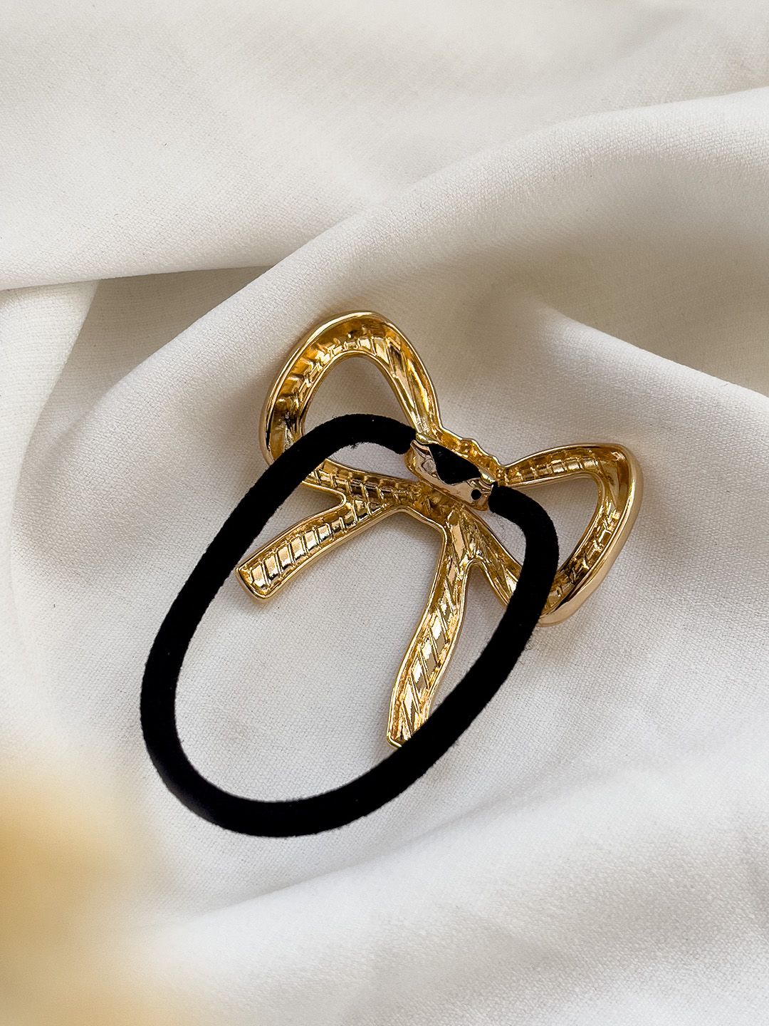 Ishhaara Bow Hair Tie