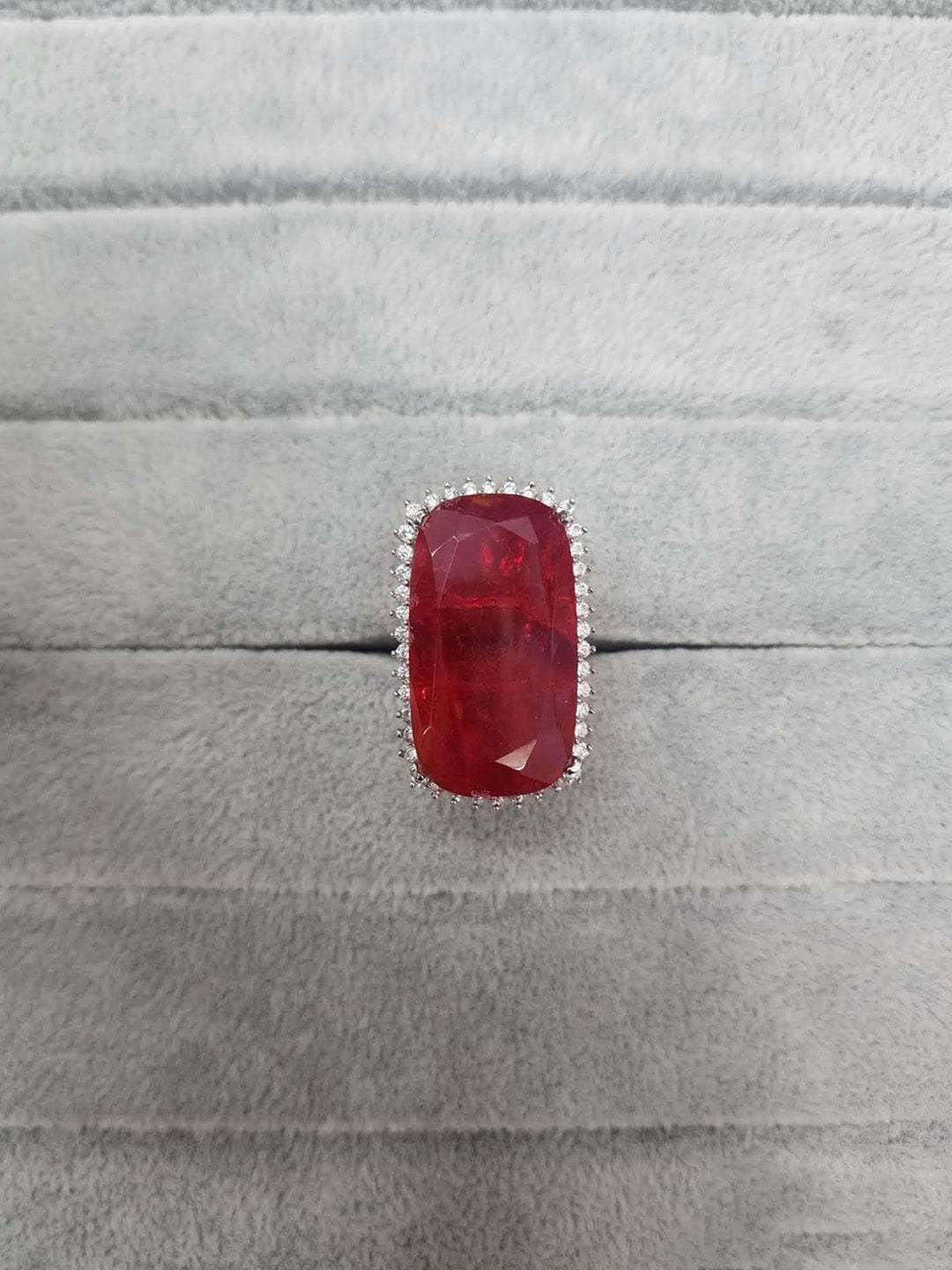 Ishhaara Charming Red Ring