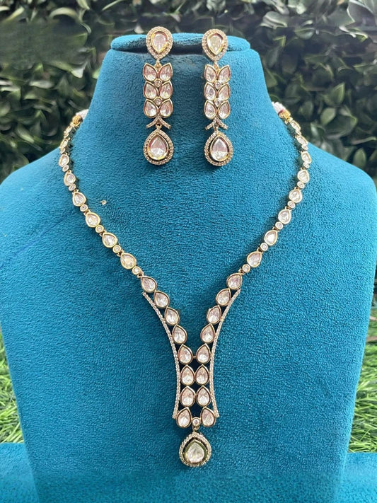 Ishhaara Classic Moissanite Necklace