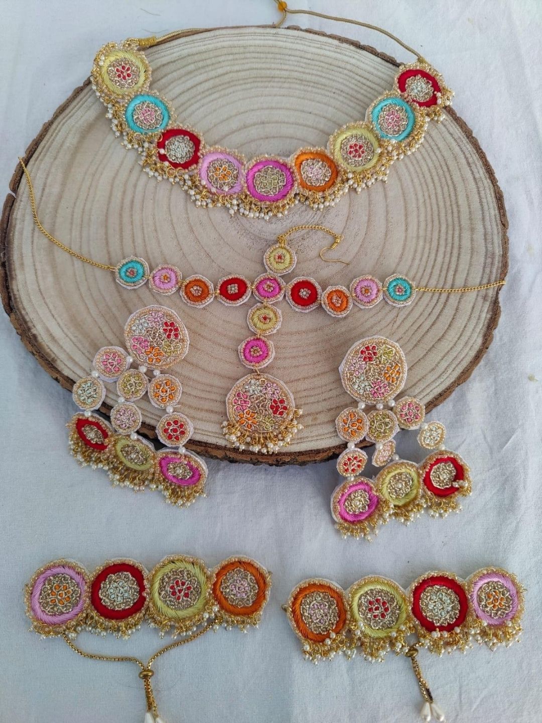 Ishhaara Colorful And Vibrant Bridal Jwellrery