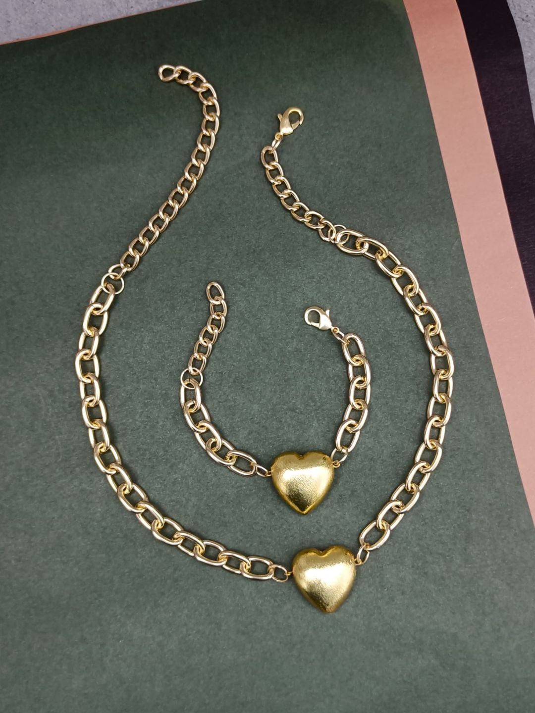Ishhaara Combo Of Heart Chain And Bracelet