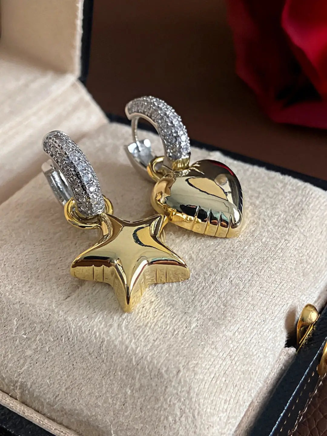 Ishhaara Confetti Heart Earrings