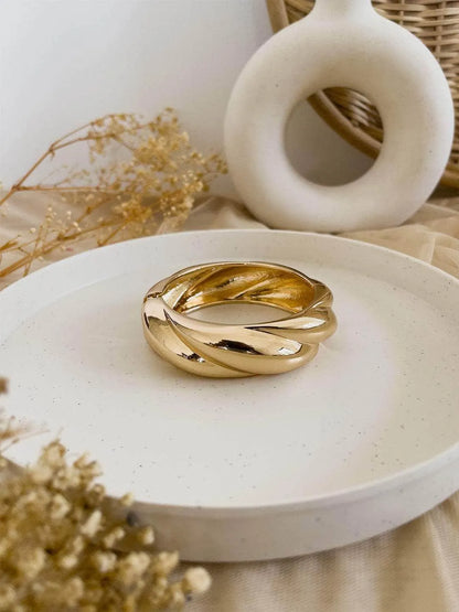 Ishhaara Criss Cross Design Cuff