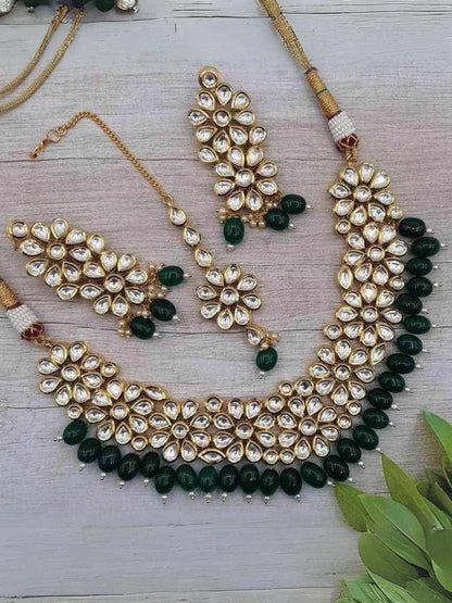 Ishhaara Simple Kundan Choker With Pearls Necklace Set