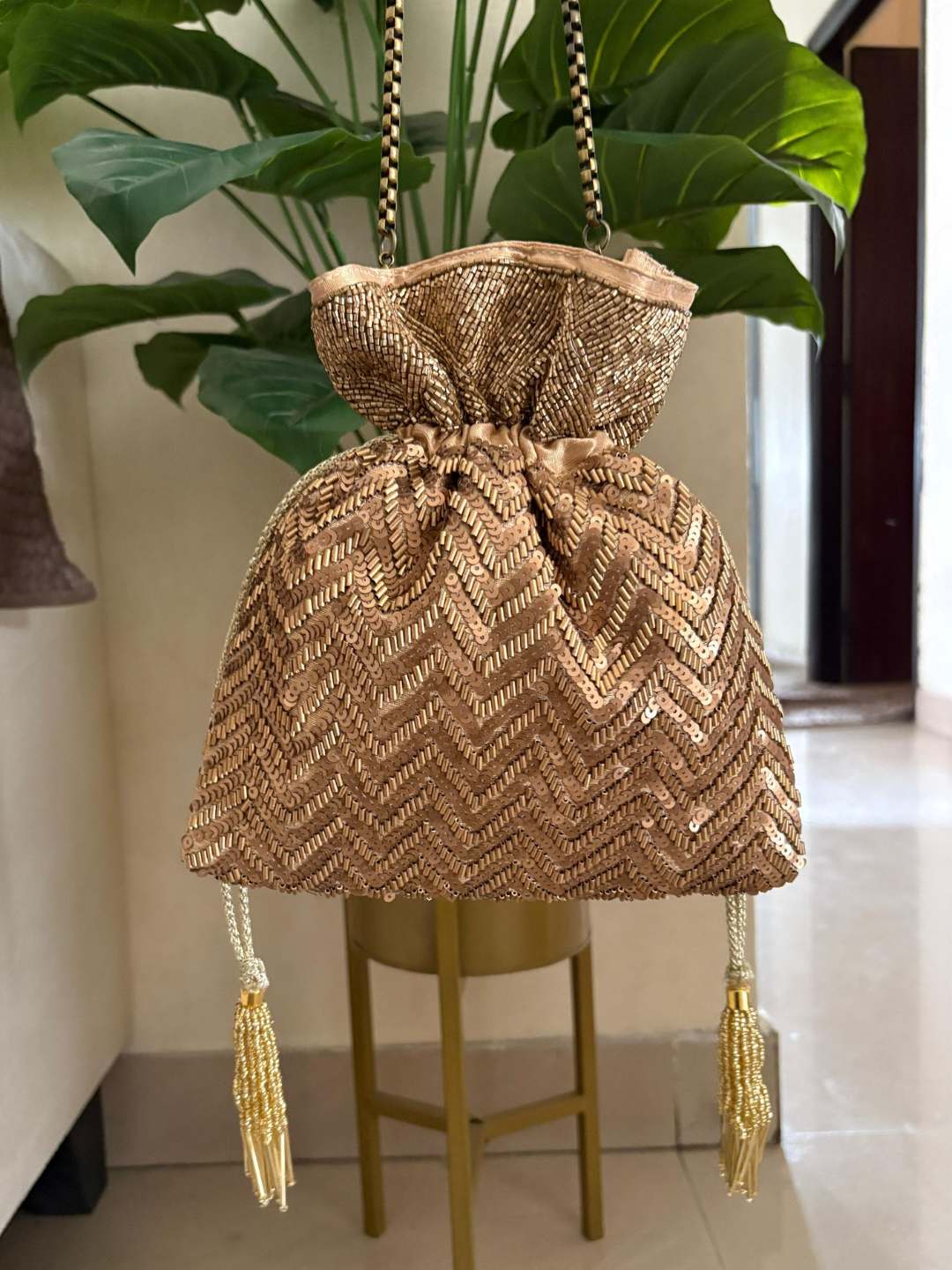Ishhaara Deep Antique Potli