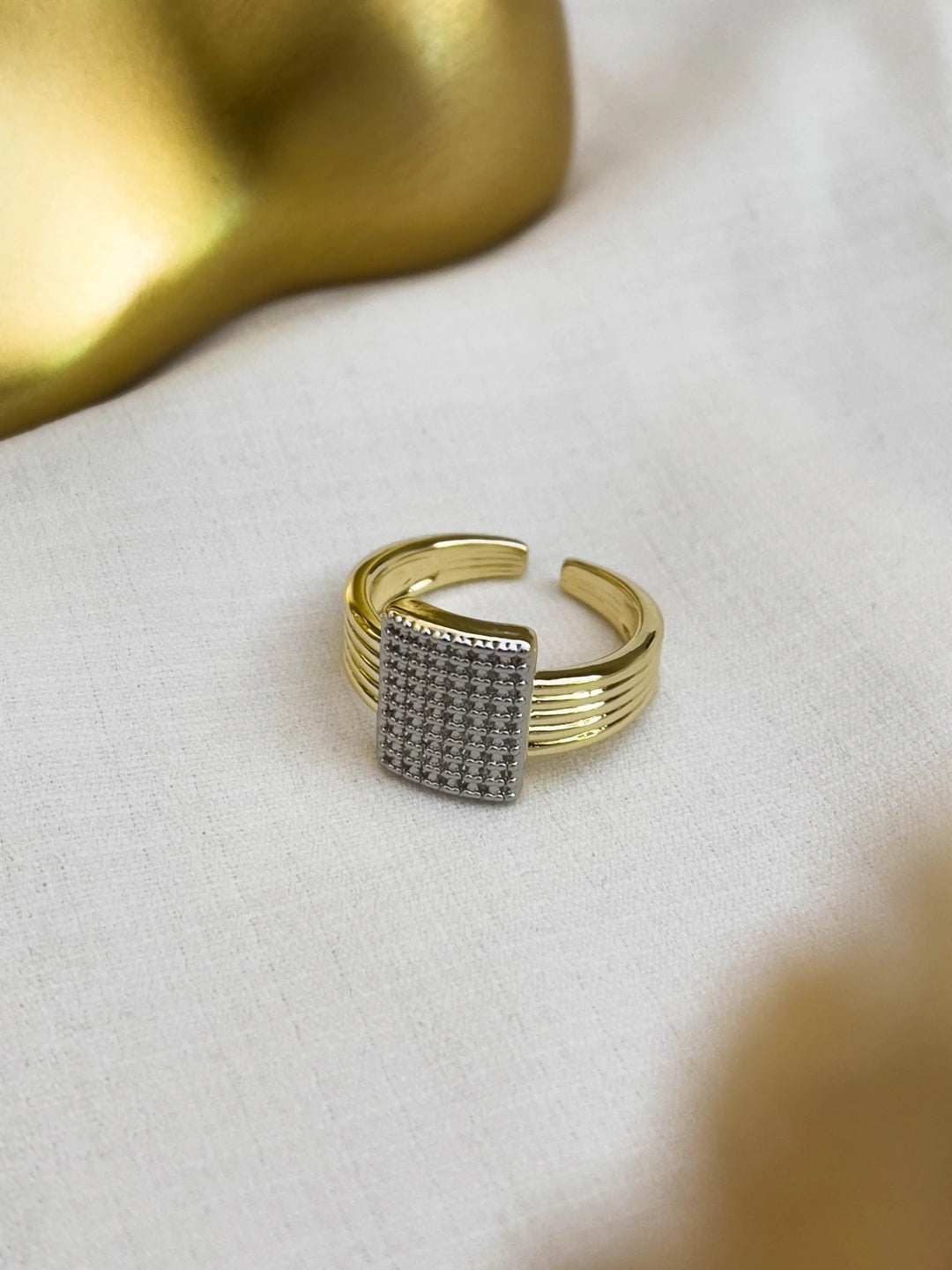 Ishhaara Designer Dual Tone Square Ring