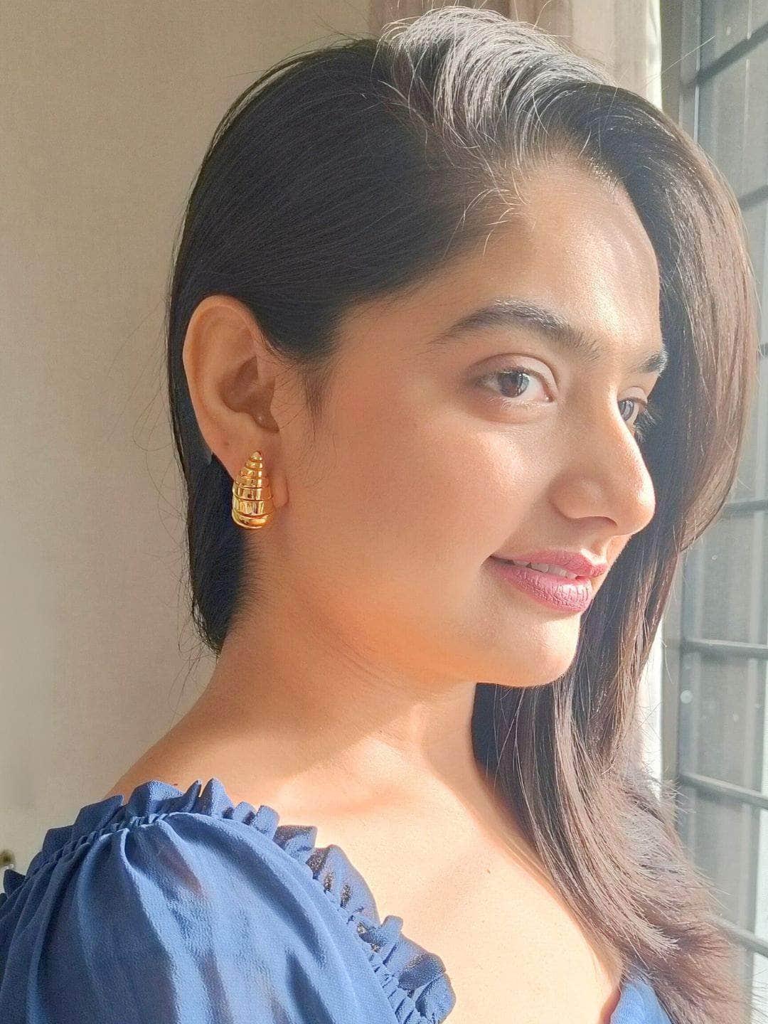 Ishhaara Dome Drop Earrings Gold
