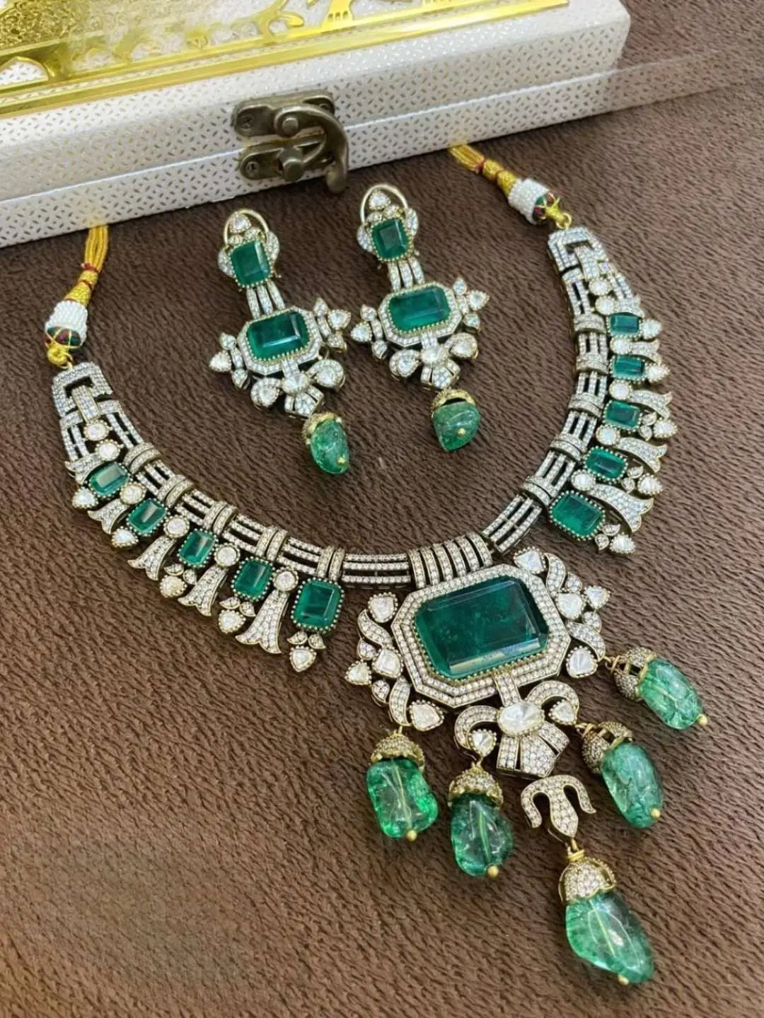 Ishhaara Doublet Necklace