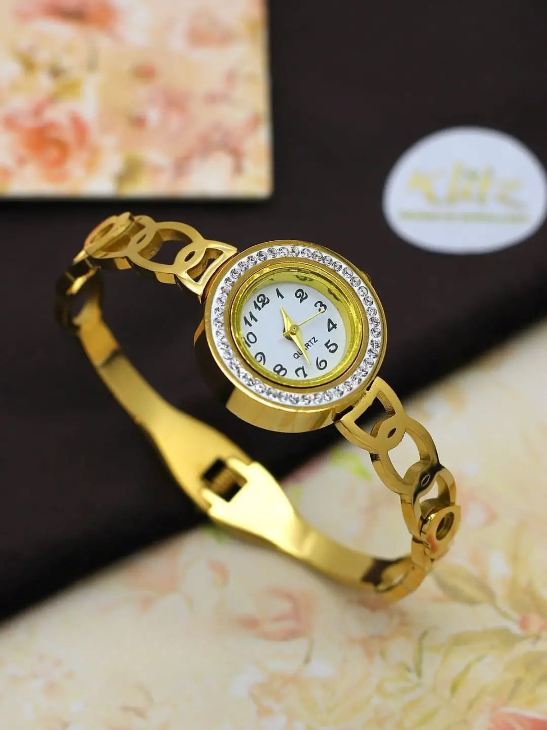 Ishhaara Elegant Gold Plated Link Bracelet Watch