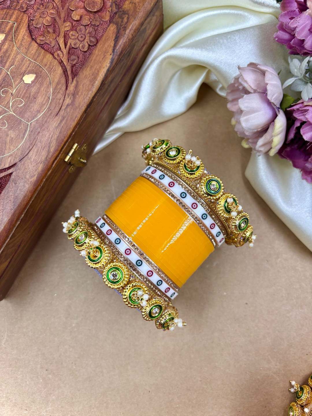 Ishhaara Elegant Traditional Bridal Chooda