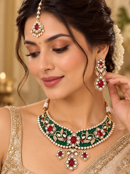 Ishhaara Exclusive Polki And Pearl Beaded Statement Necklace