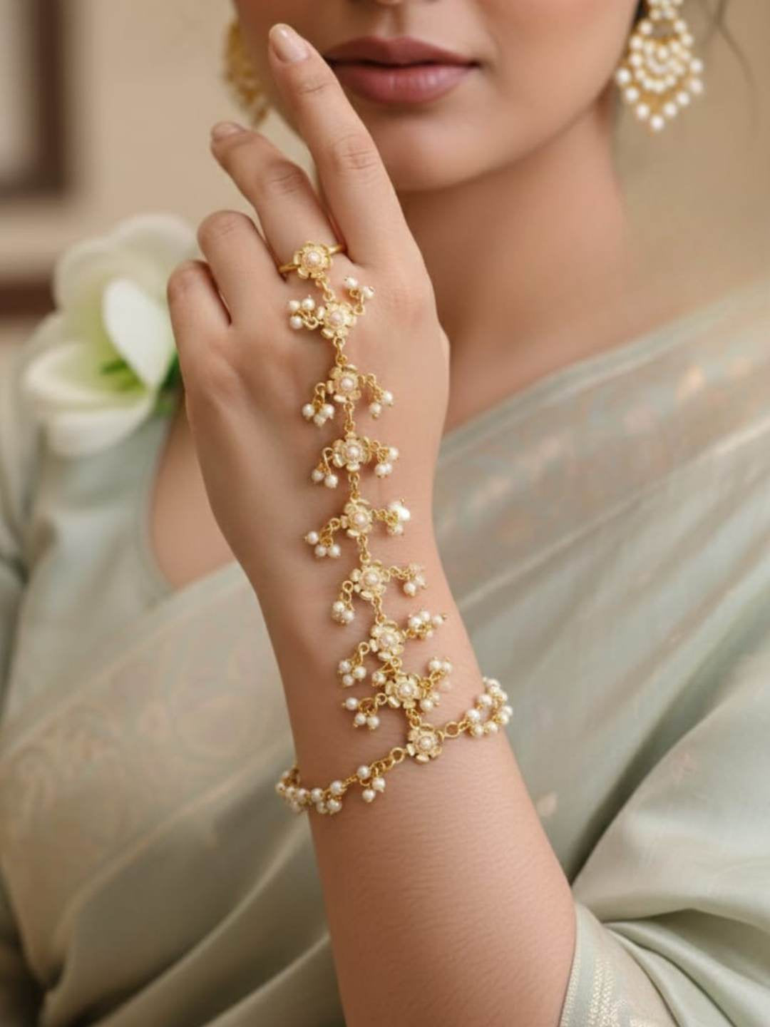 Ishhaara Floral Haath Phool
