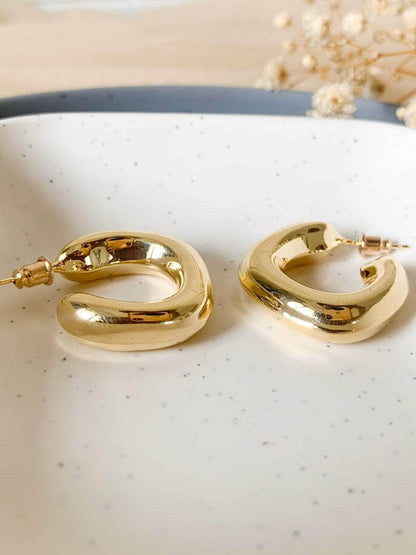 Ishhaara Geometric Hoop Earrings Gold