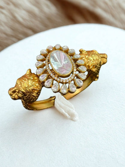 Ishhaara Gold Cutout Moissanite Bangle