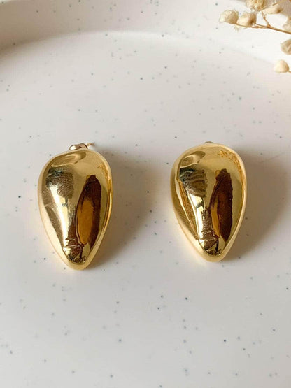 Ishhaara Ishita Raj In Striking Tear Drop Earrings Gold