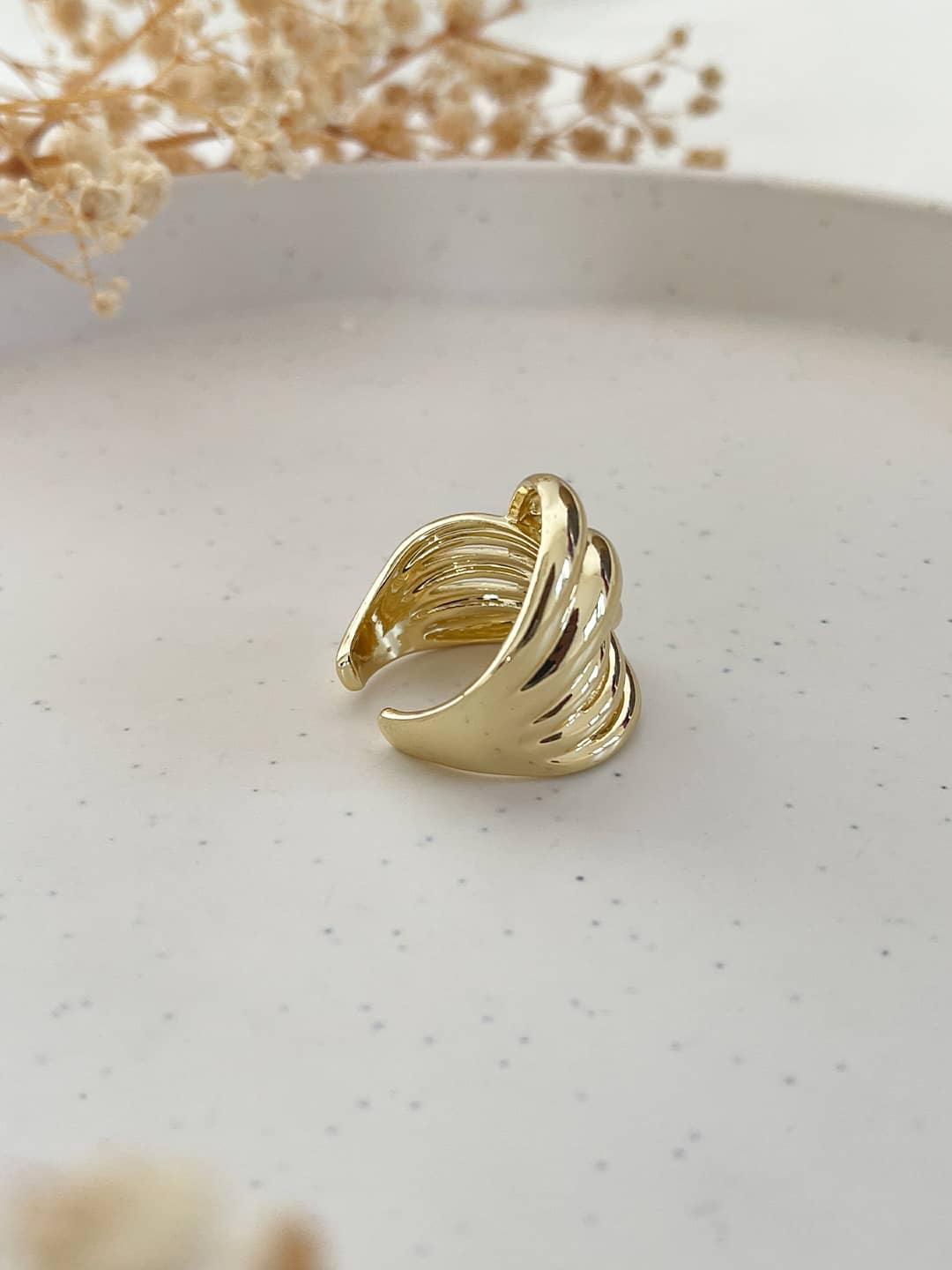 Ishhaara Gold Knot Ring