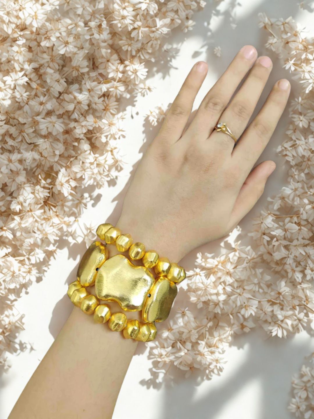 Ishhaara Gold Plated Elastic Bracelet Stack
