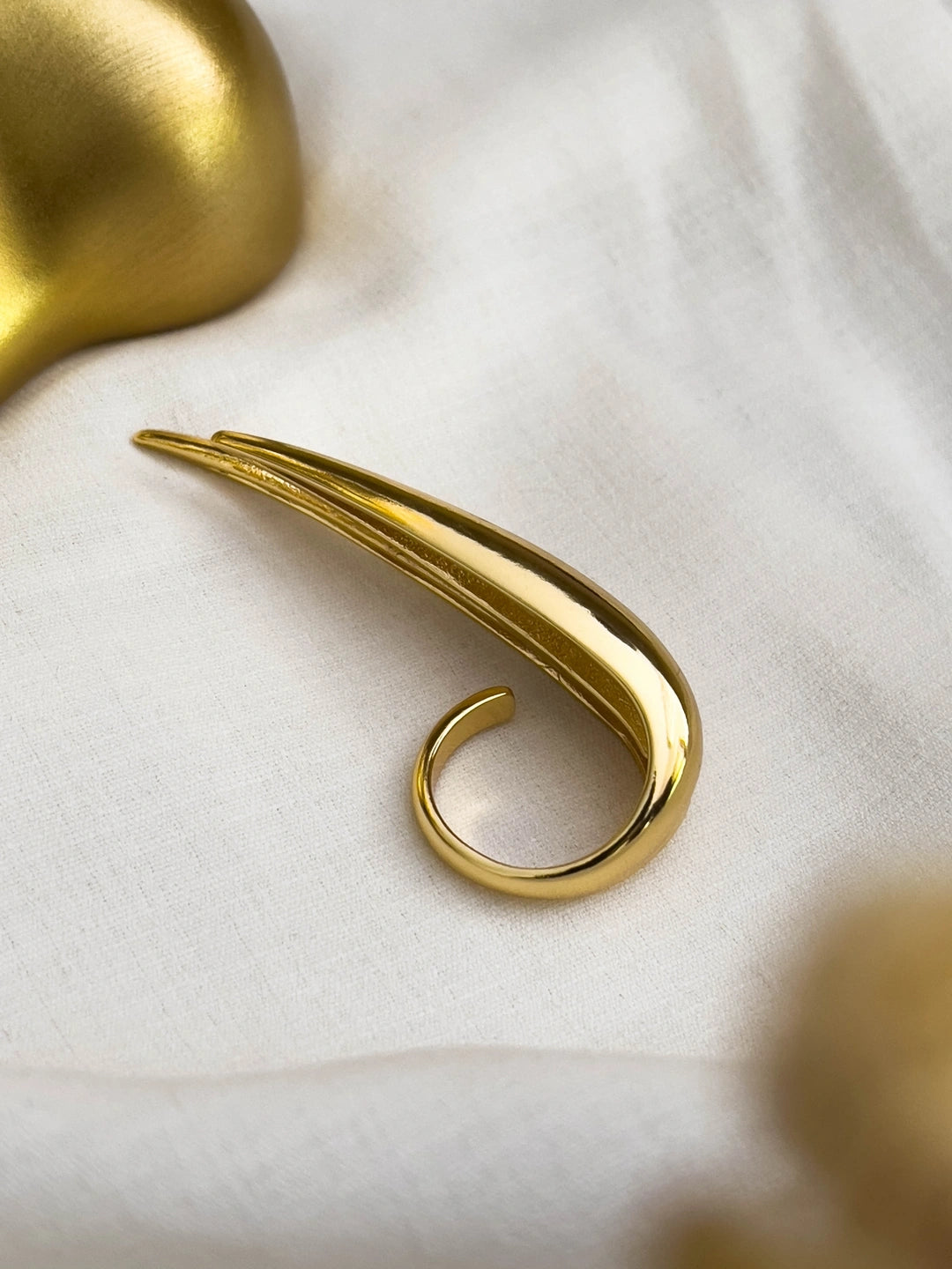 Ishhaara Gold Plated Statement Ring