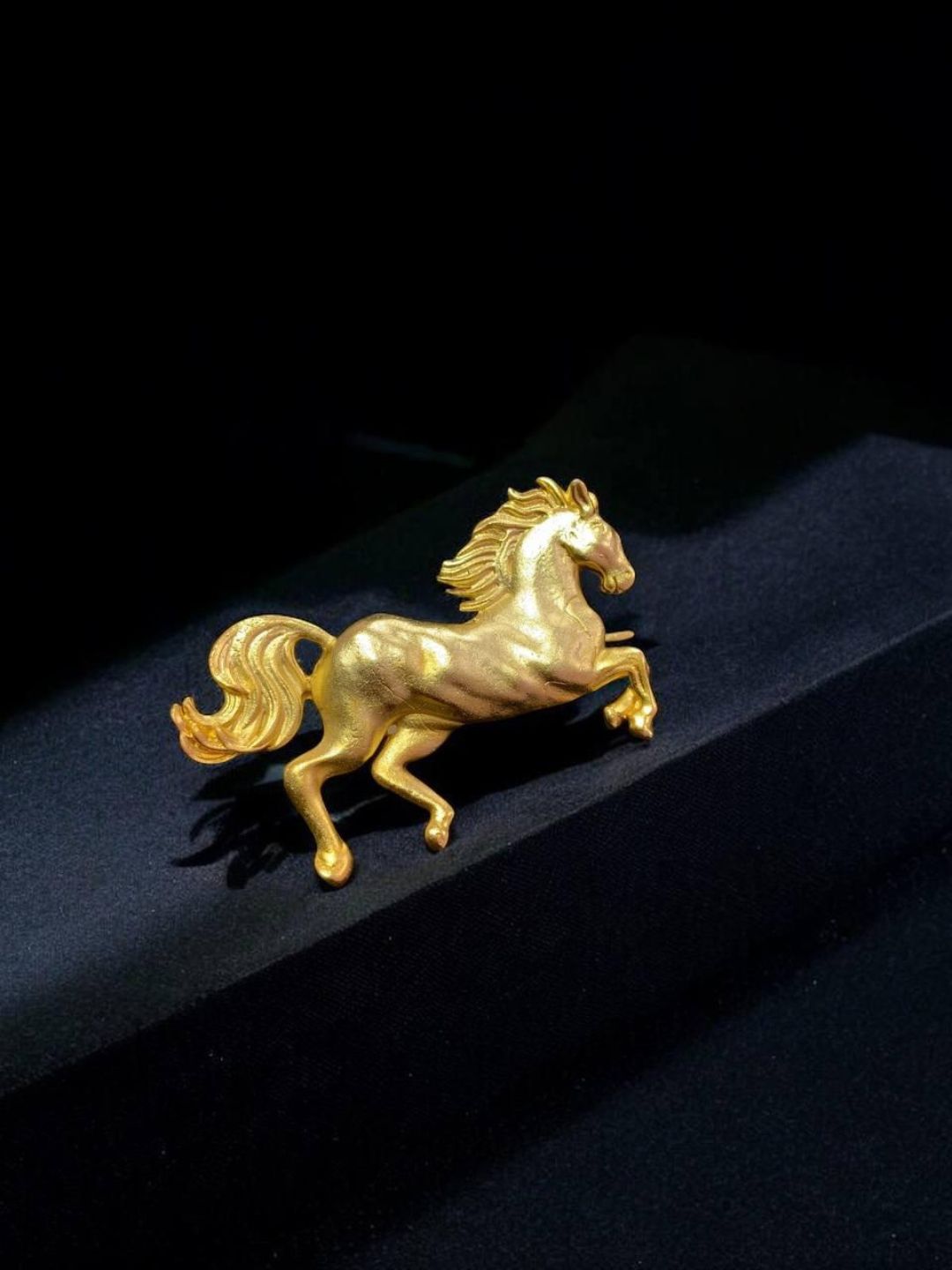 Ishhaara Gold Plated Vintage Horse Groom Brooch