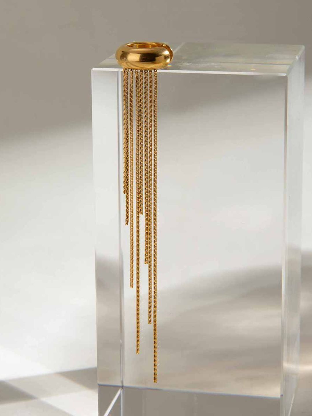 Ishhaara Golden Tasel Earcuff
