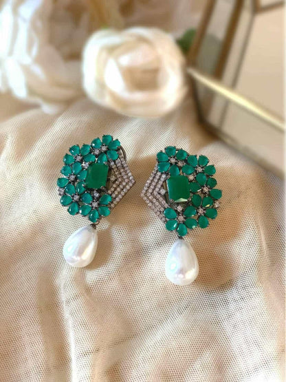 Ishhaara Green Crystal-Pearl Harmony Earring-White