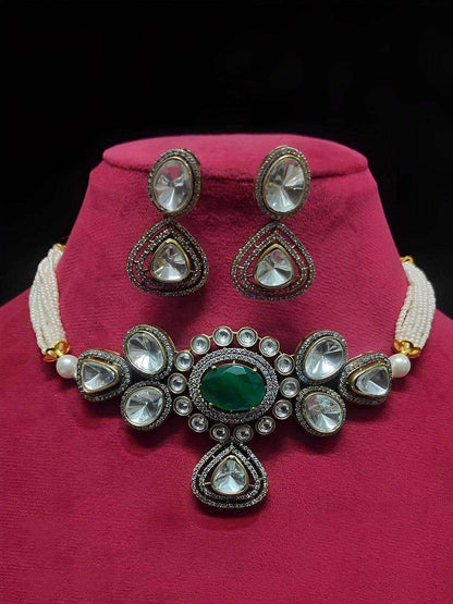 Ishhaara Nikita Dutta In Carved Center Kundan Choker Set