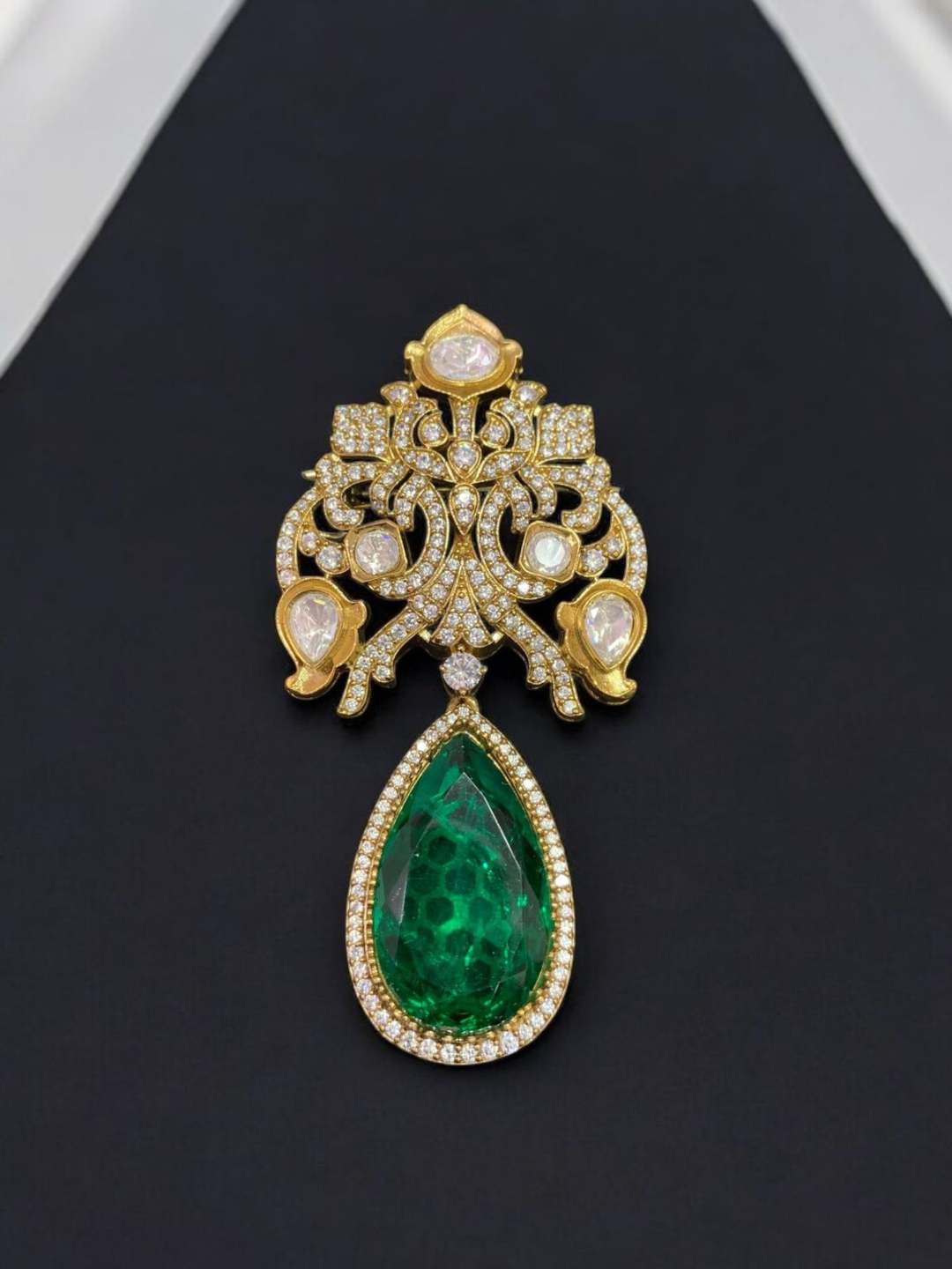 Ishhaara Green Premium Uncut Polki Groom Brooch