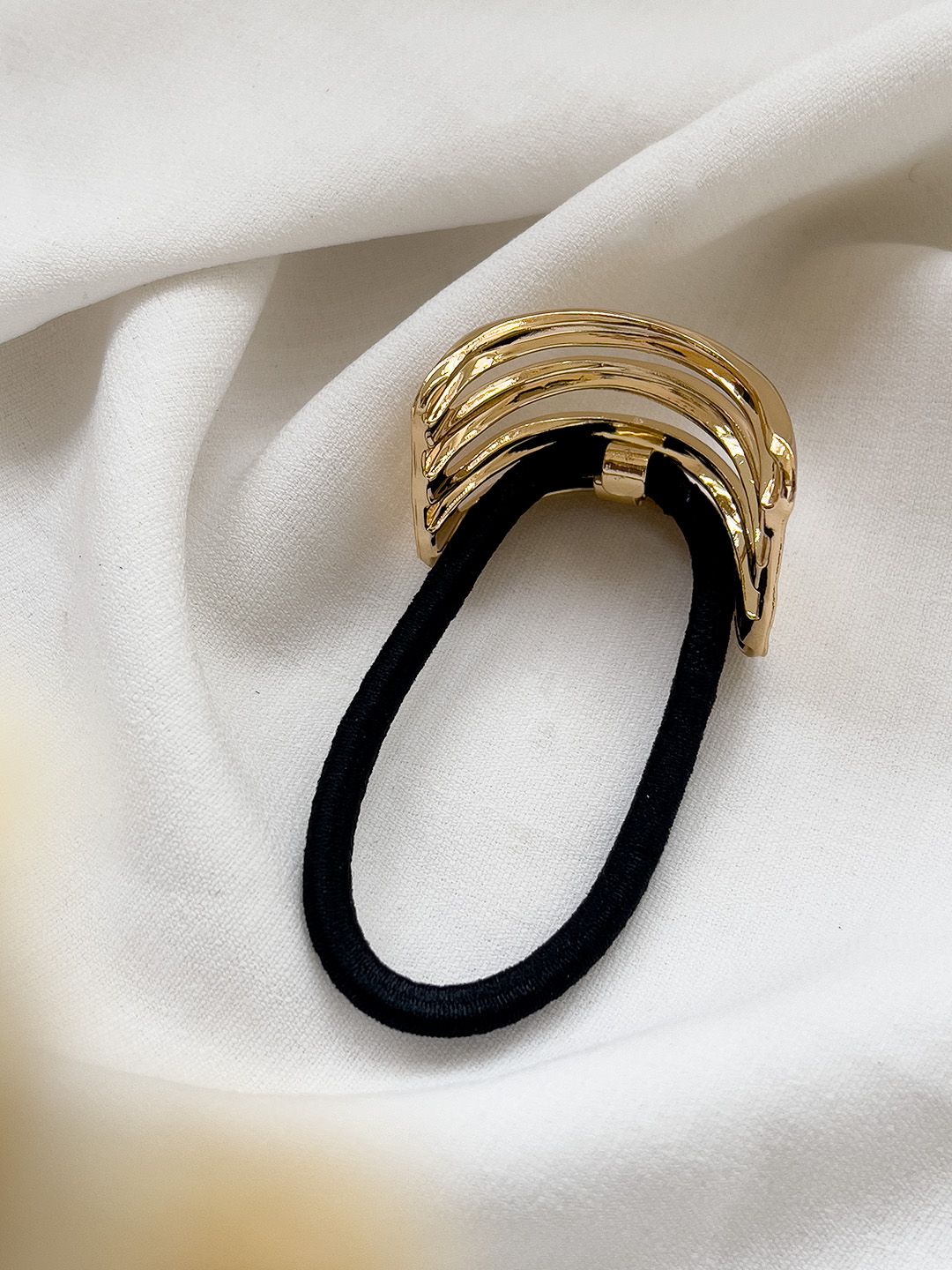 Ishhaara Hair Tie With Triple Gold Curve