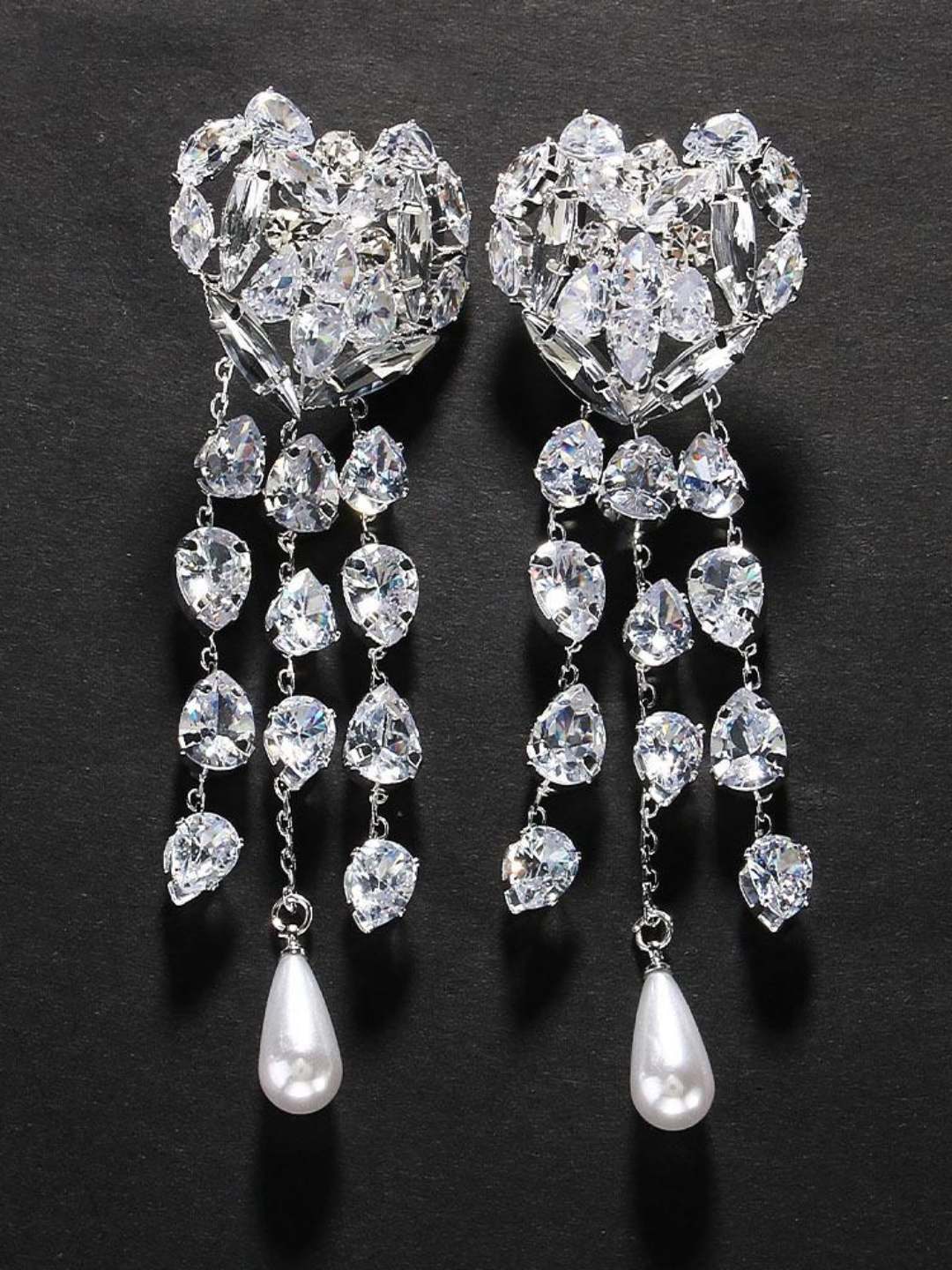 Ishhaara Heart Tassel Stone Earring