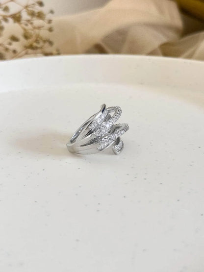Ishhaara High Quality Interwoven Geometric White Zircon Ring