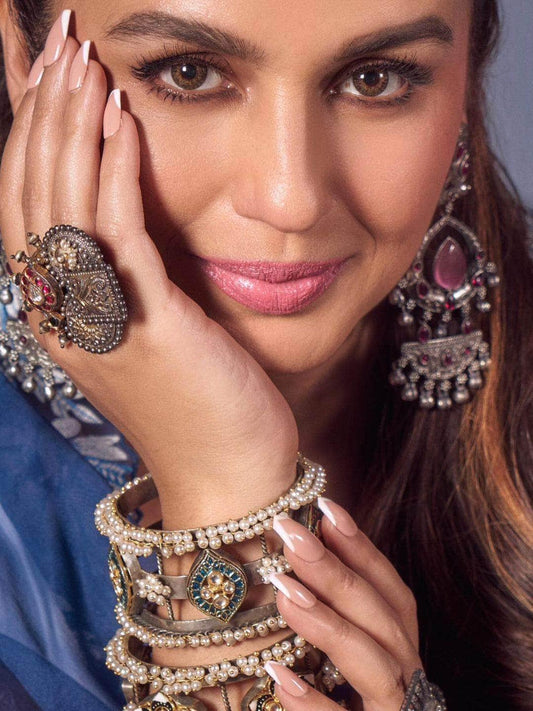 Ishhaara Huma Qureshi In Oxidised Red Stone Rings With Ghungroo