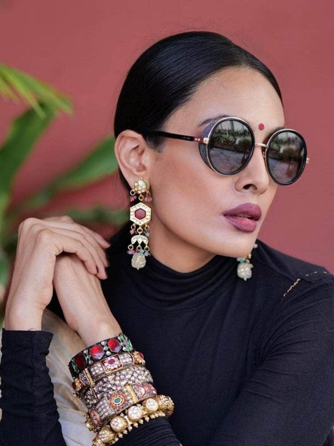 Ishhaara Ishita Mangal In Our Multi Color Navratna Stone Choker Set