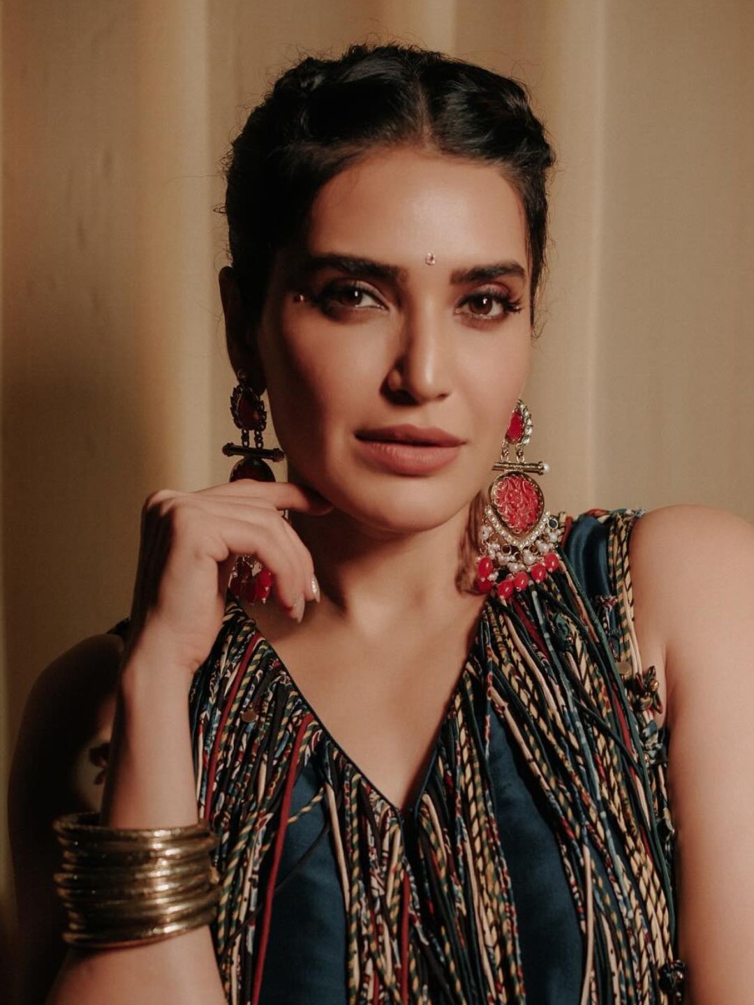 Ishhaara Karishma K Tanna In Cutwork Chandbali Earrings