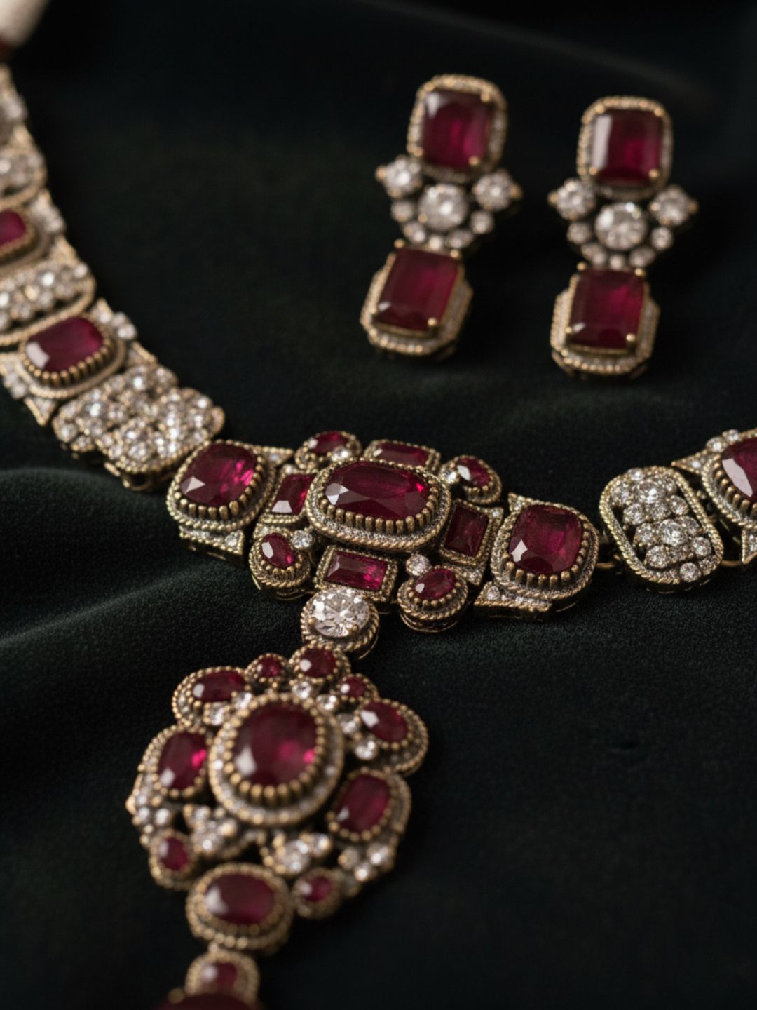 Ishhaara Kohinoor Ruby 925 Silver Necklace Set