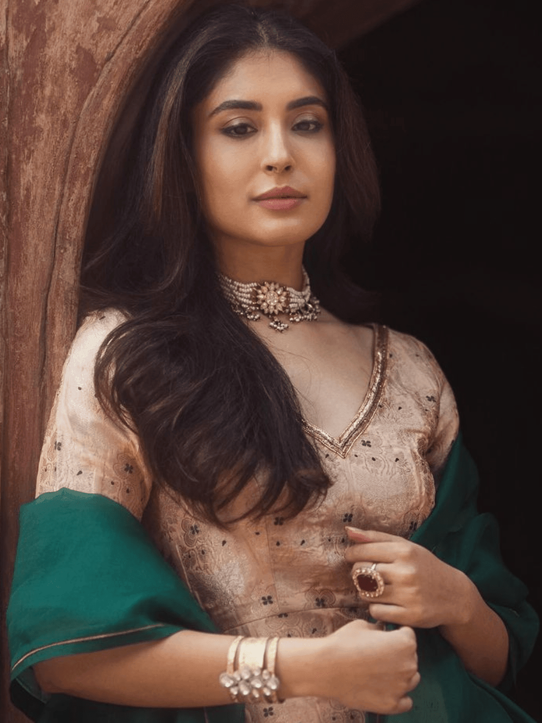 Ishhaara Kritika Kamra In Kundan Ruby Ring Red