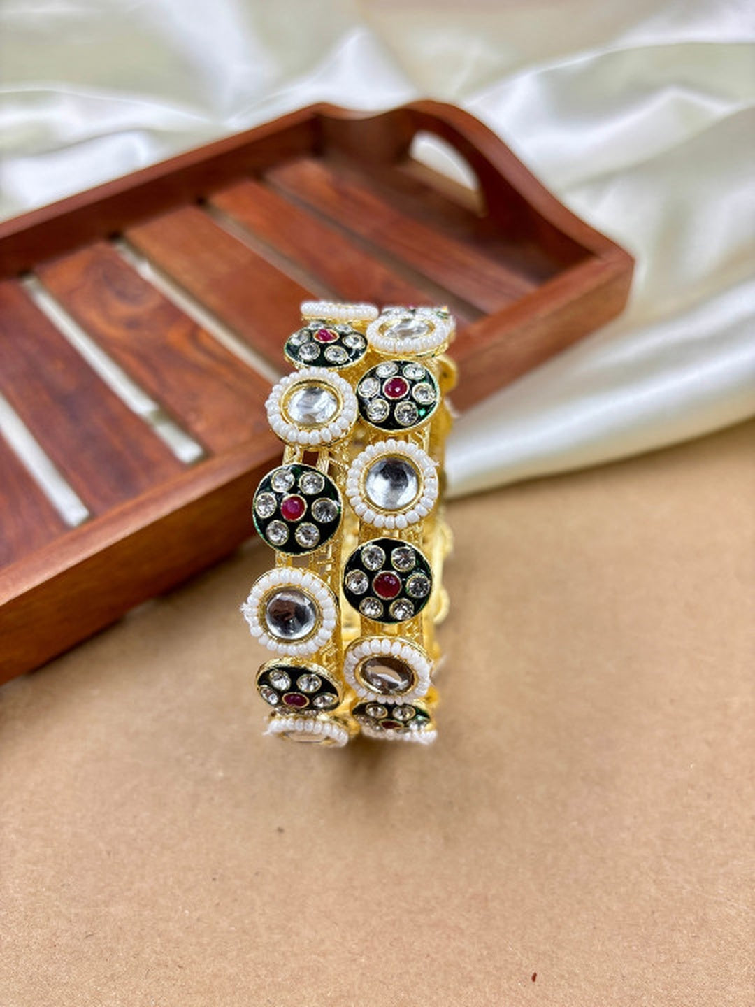 Ishhaara Kundan Bangle with Zircon Stones - a gold-toned bangle adorned with zircon stones and meenakari work