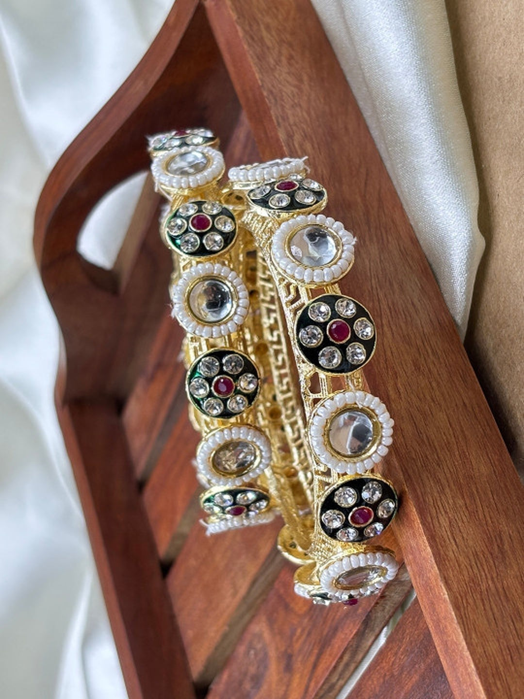 Ishhaara Kundan Bangle with Zircon Stones - a gold-toned bangle adorned with zircon stones and meenakari work - view 3